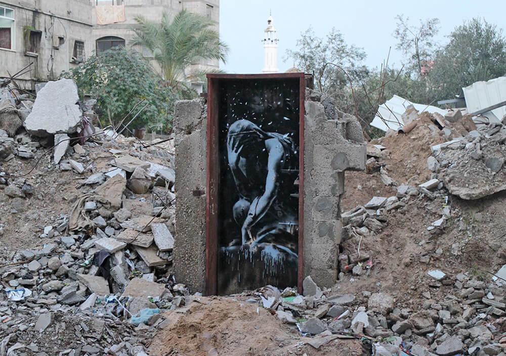 Banksy Gaza mural referencing Rodin's The Thinker, Gaza, 2015