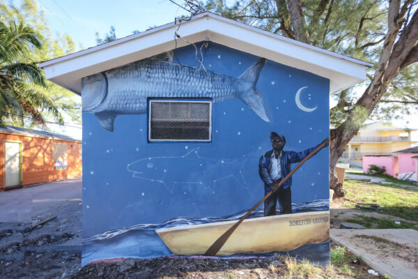Amanda Bowers, Sea Walls: Artists for Oceans, Bimini Bahamas 2021. Image ©Tre Packard