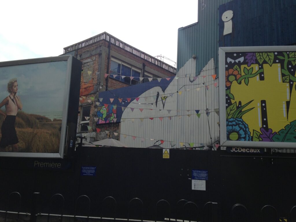 Run and Stik rooftop-level mural, Shoreditch, East London, 2013–2014, photographed by GraffitiStreet